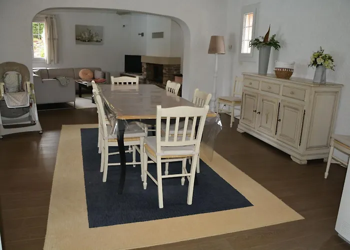 Faiza Villa *